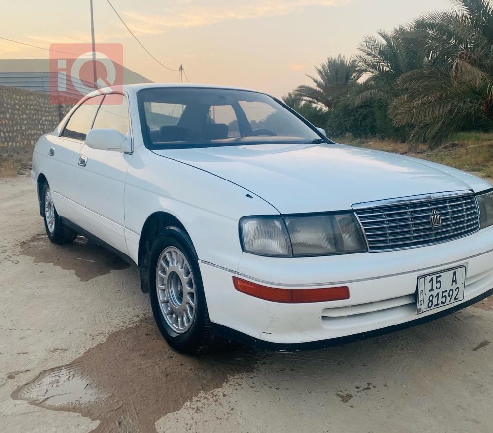 تۆیۆتا کراون